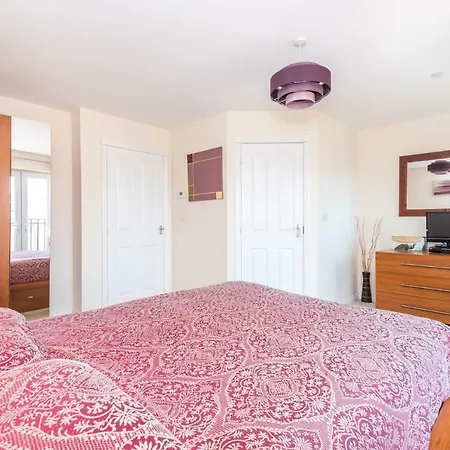 بيت للعطل Immaculate 4 Bed, 3 Bathrooms, Nr Races, Sleeps 6 يورك